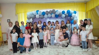 ВЫПУСКНОЙ в подготовительной группе "Ромашка".